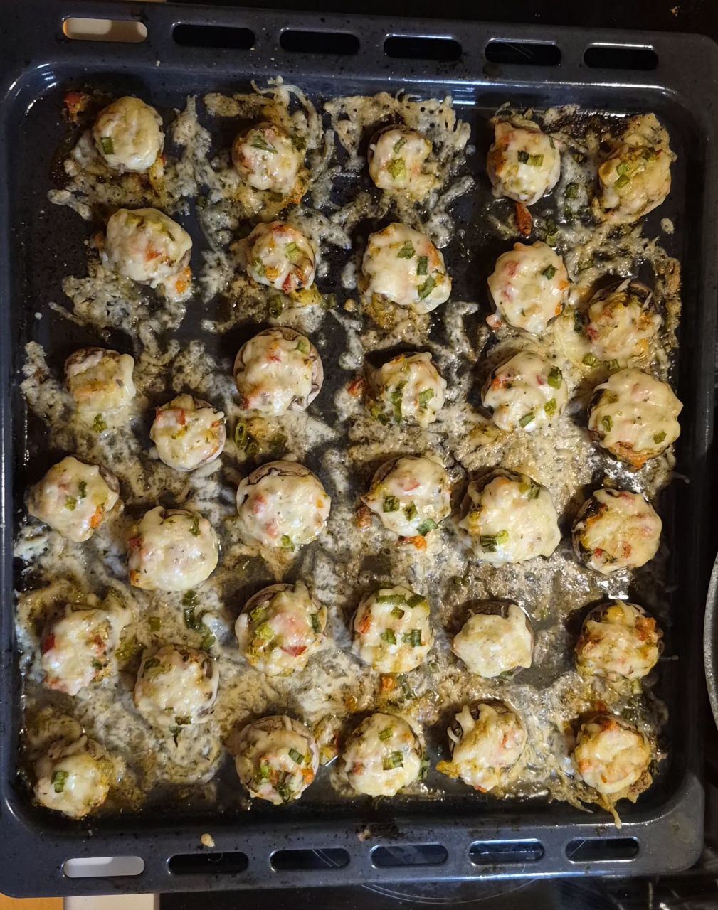 Gefüllte Champignons mit Creme Fraiche und Käse